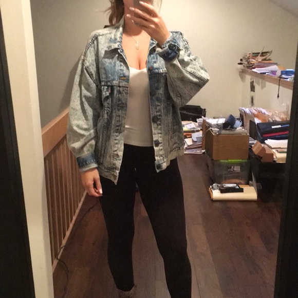 Vintage Oversized Levi Jean Jacket - Picture 5 of 7